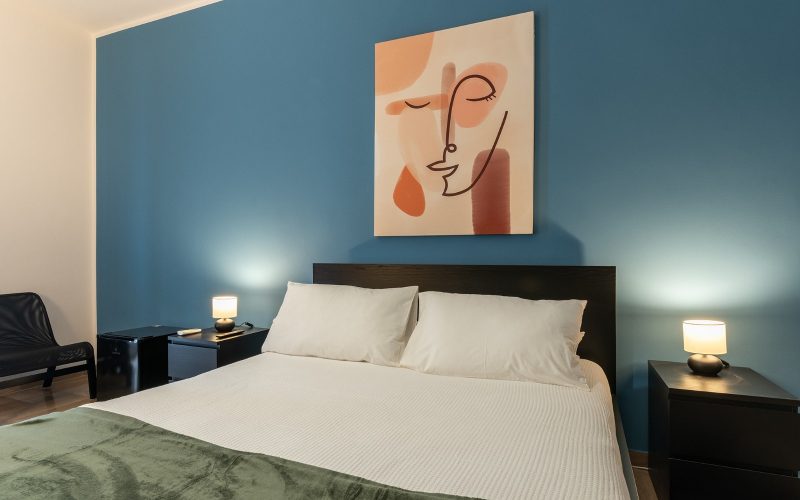 Mica accomodation