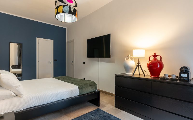 Mica accomodation